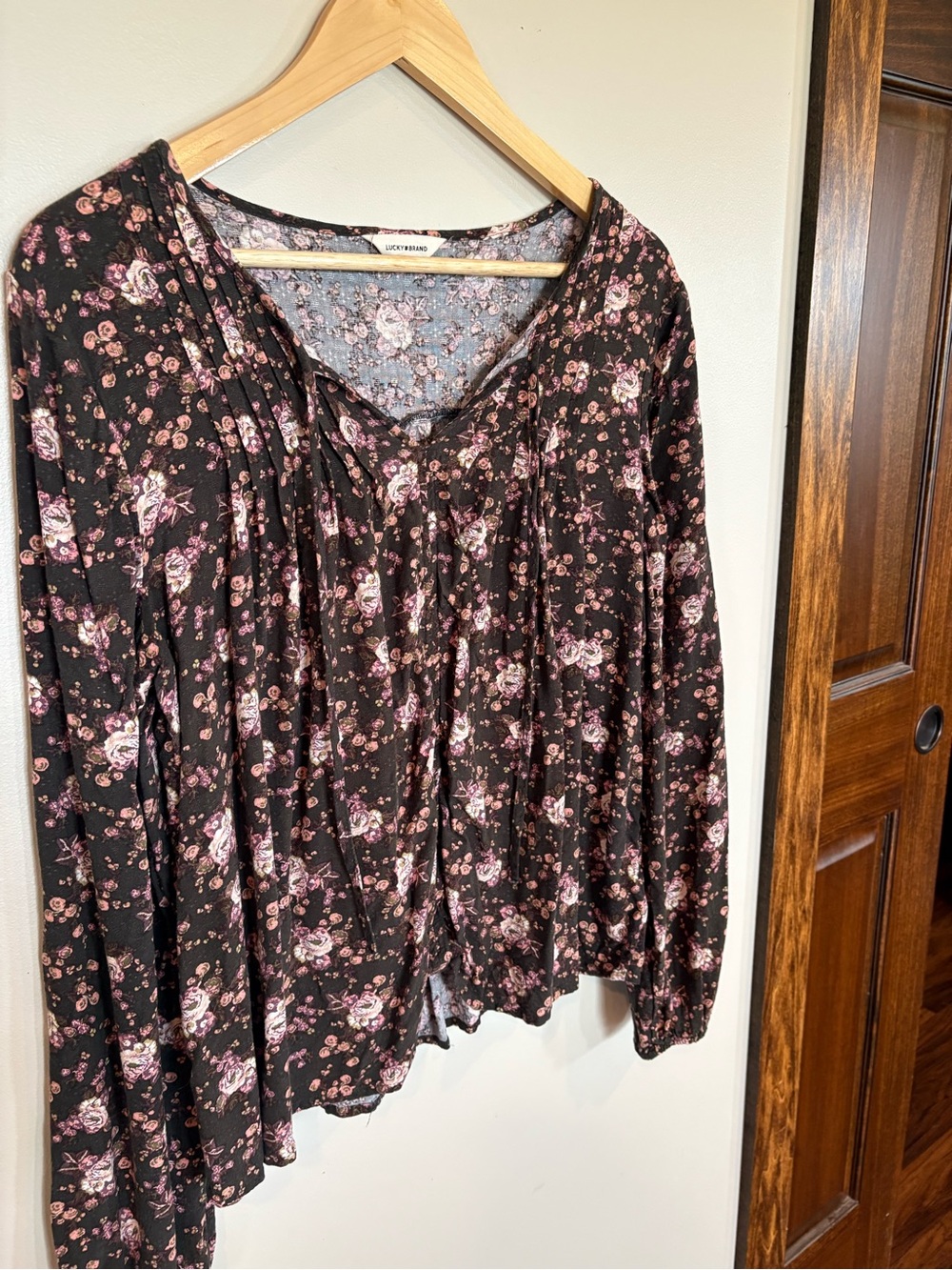 Lucky Brand Black Floral V-Neck Long Sleeve Blouse